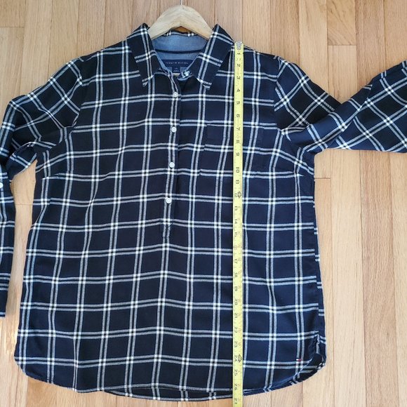 Tommy Hilfiger women's black plaid flannel button down size large - Picture 3 of 10